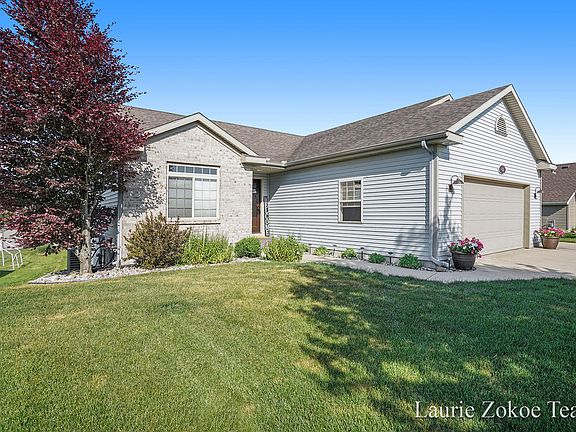 2nd image of 438 Fieldstone Ct