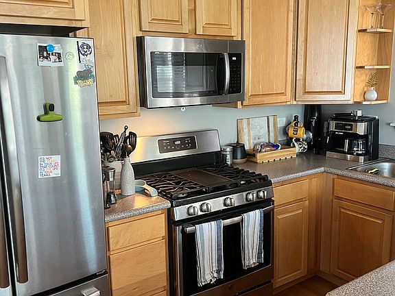 5th image of 2814 N Sheffield Ave APT 1N