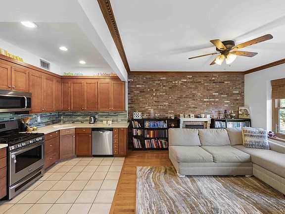 3rd image of 430 Waverly Ave #3
