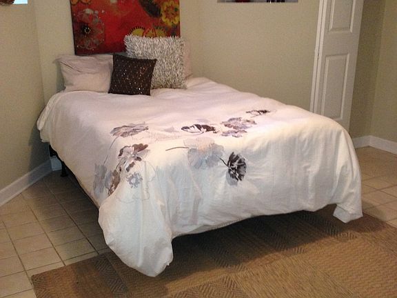 3rd image of 742 W Buckingham Pl APT 1F