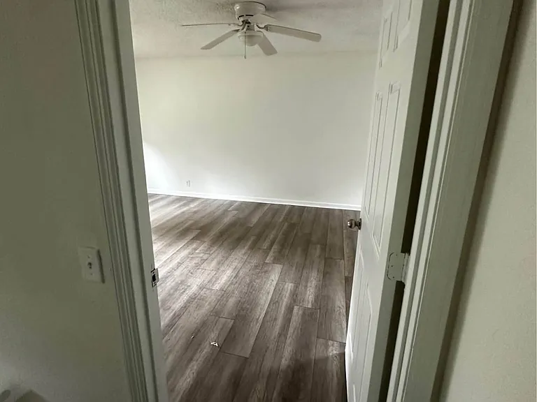 1861 Woodruff Ave #B — Photo 9