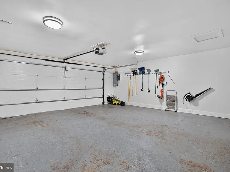 3615 Devilwood Ct — Photo 35