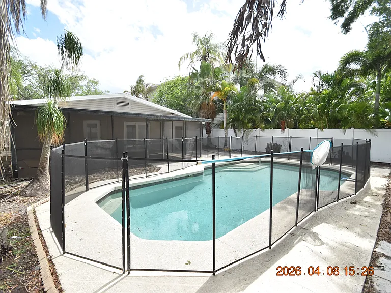 528 Suwanee Cir — Photo 33