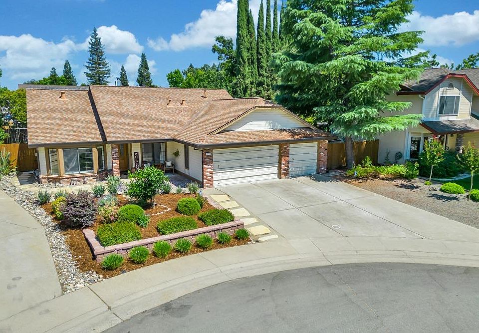1st image of 418 Taggert Ct
