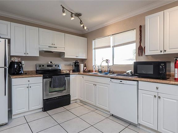 5th image of 4532 Tollefson Ave