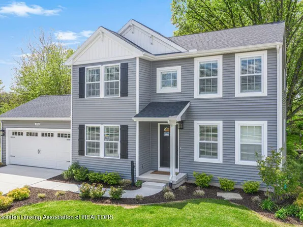 1058 N Crandell Dr, Charlotte, MI 48813