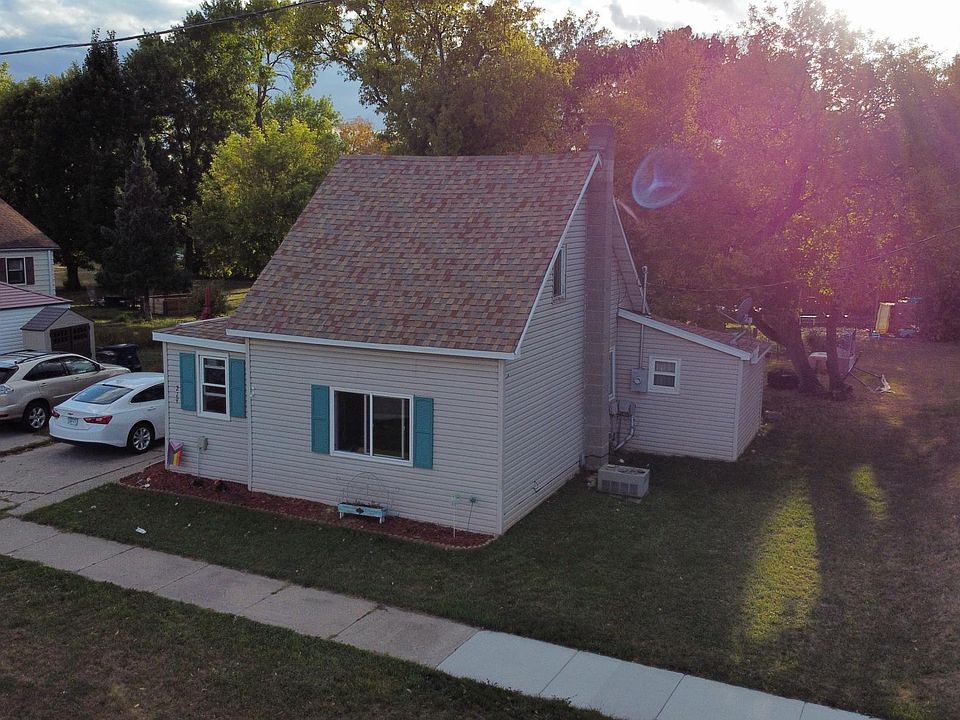 1st image of 219 16th St N