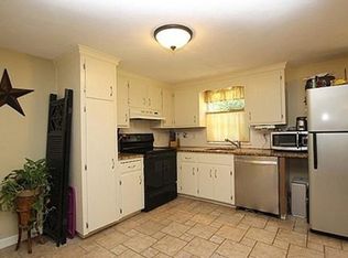 1 Fletcher St #A, Plainville, MA 02762