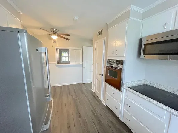 15 Berkley Pl, Savannah, GA 31405