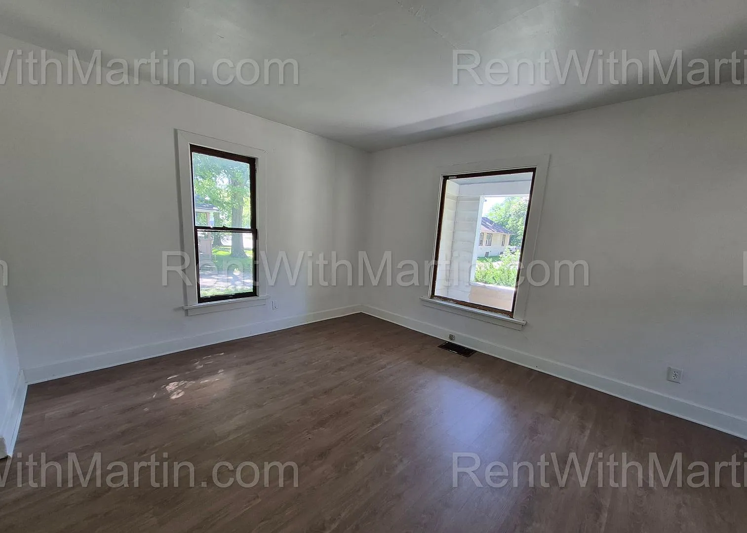 For Rent- 824 Logan Ave *Pets Ok* *Build Your Credit* Move In Promo~~ Sec 8 Accepted — Photo 4
