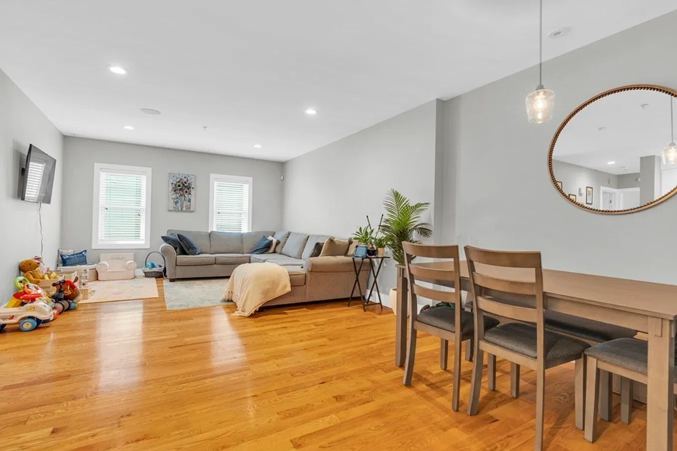 2 bed, 1100 sqft, $2,900 — Photo 4