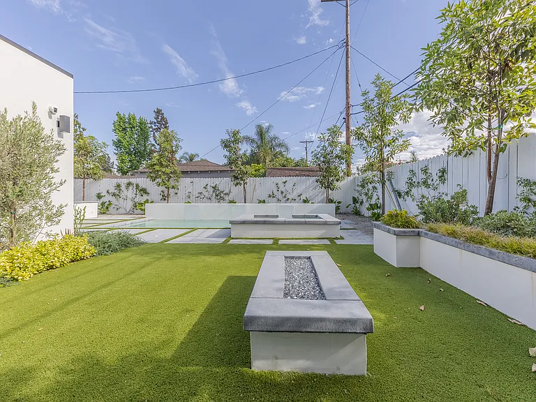 4557 Camellia Ave — Photo 13