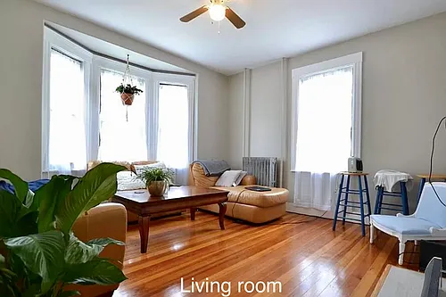 136 Brooks St Photo 1