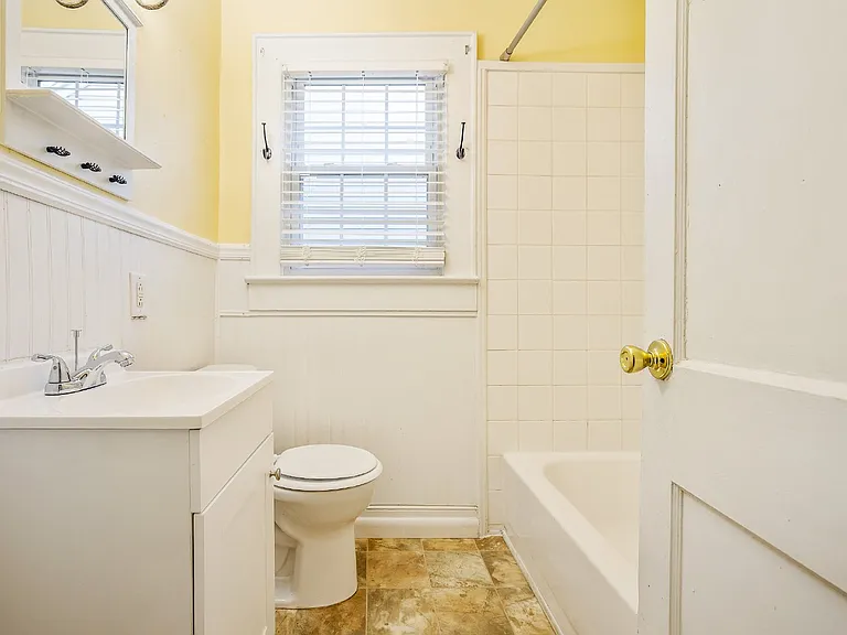 727 Greenland Dr — Photo 17