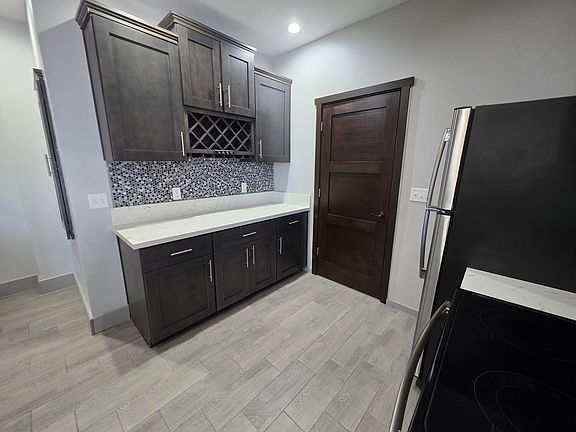 5th image of 920 2nd Ave S #920
