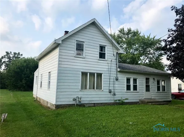 645 Main St, Clay Center, OH 43408