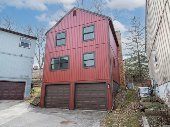 28 Viking Village Dr NW, Rochester, MN 55901