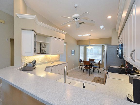 4th image of 9470 High Gate Dr
