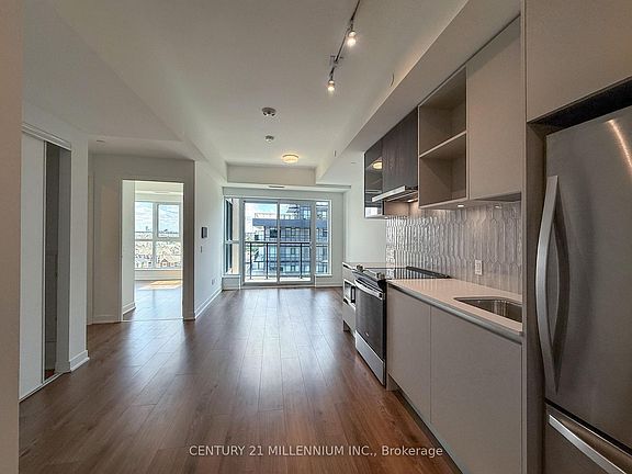 2nd image of 405 Dundas St W #810
