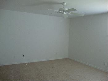 3rd image of 4012 NE 8th Pl