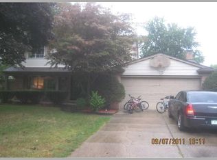 18524 Gill Rd, Livonia, MI 48152