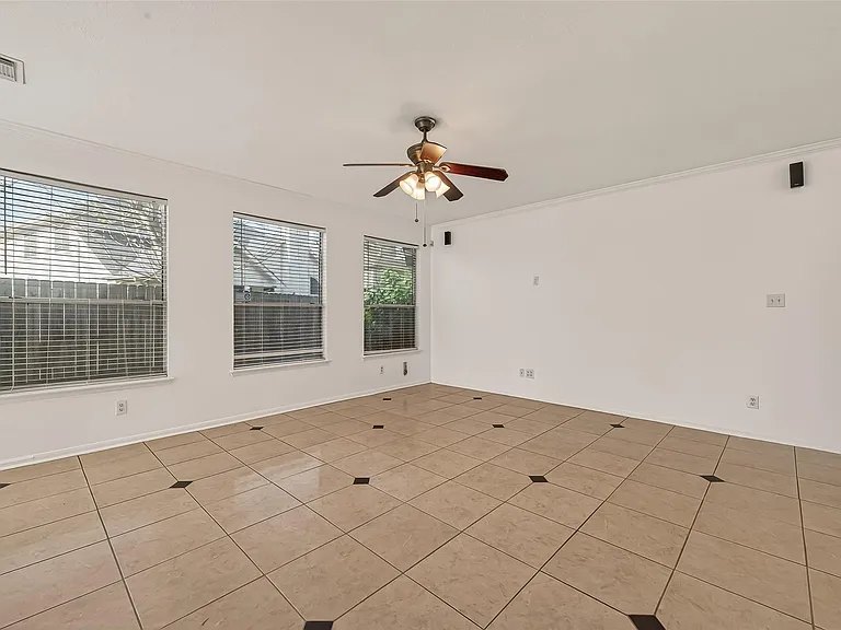 16315 April Ridge Dr — Photo 8