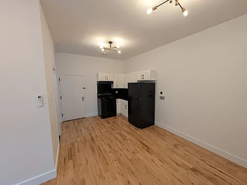 725 Dumont Ave #3R Photo 1