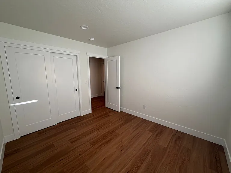 5857 W 40th Ct — Photo 14