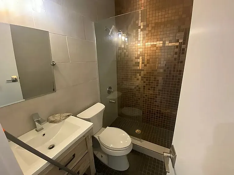 1114 Halsey St #2L — Photo 7