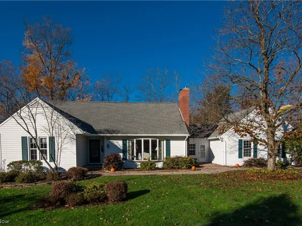 7562 Red Fox Trl, Hudson, OH 44236