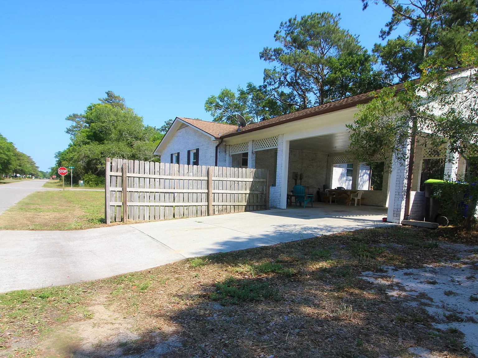 3 bed, 2.0 bath, 1248 sqft, $1,995 — Photo 3