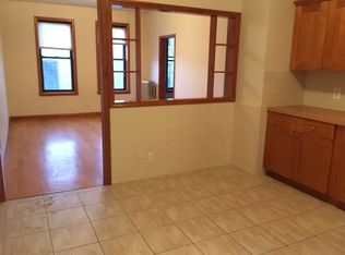 3157 35th St APT 3, Astoria, NY 11106