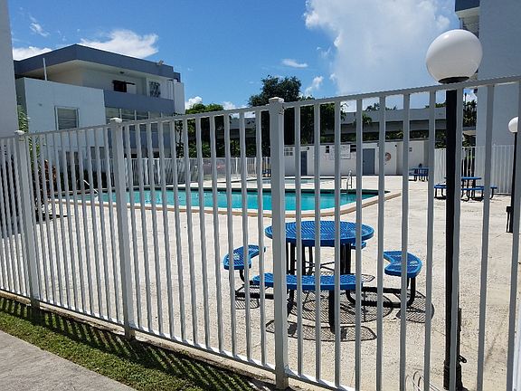 4th image of 2460 SW 18th Ave APT 1111