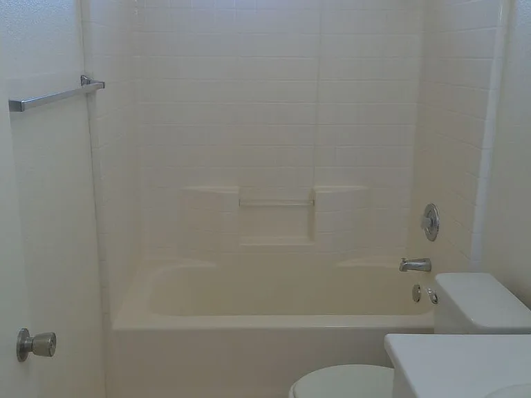 3128 Jamaica Blvd S — Photo 12