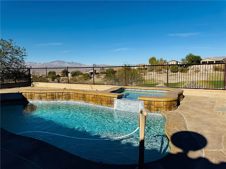 2853 Esmerelda Dr — Photo 23