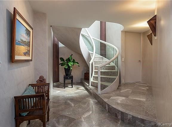 5th image of 920 Ward Ave APT 17DD