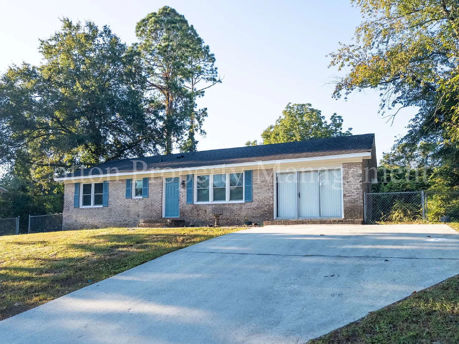 3 bed, 1.5 bath, 1311 sqft, $1,995 — Photo 2