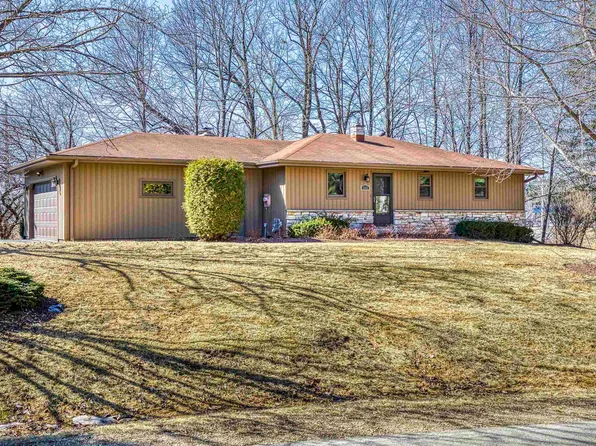 W2663 Brookhaven Dr, Appleton, WI 54915