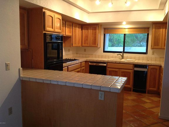 4th image of 3132 E Maryland Ave