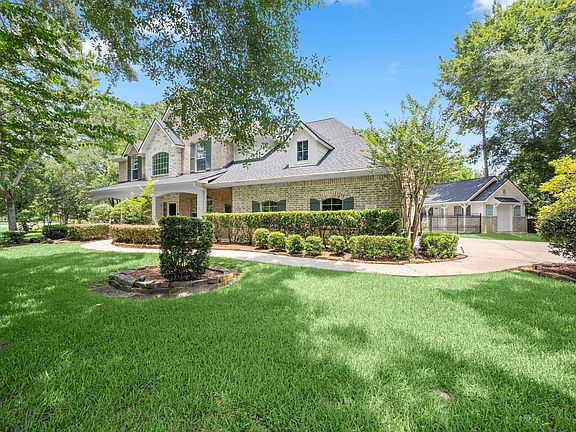 2nd image of 8961 Fallsbrook Ct