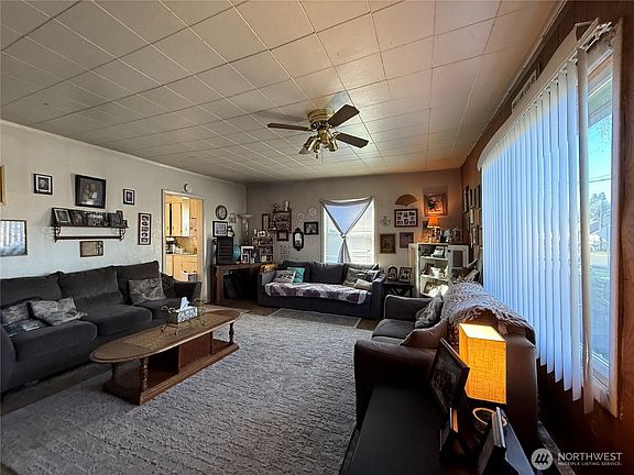 2nd image of 127 Cowlitz Drive