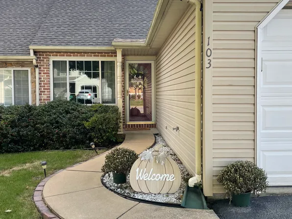 103 Parklawn Ct, Lancaster, PA 17601