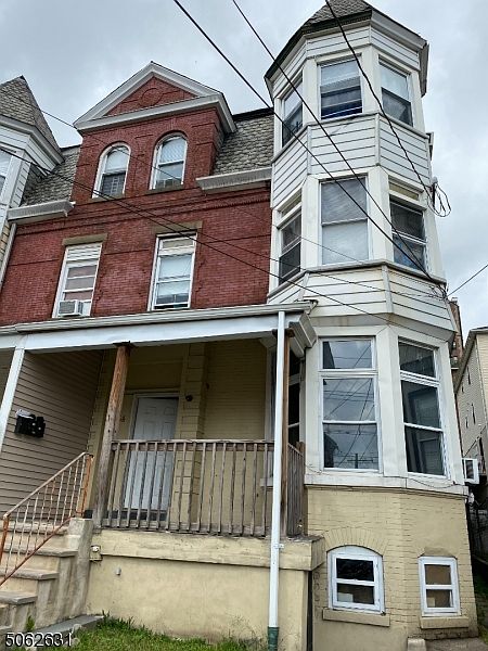 1st image of 366 Summer Ave