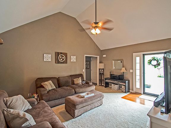 5th image of 595 Anchor Ct