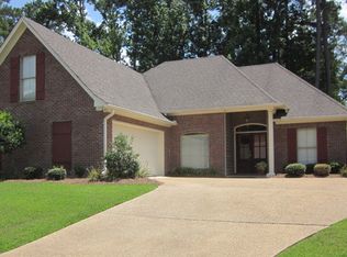 883 N Deerfield Dr, Canton, MS 39046