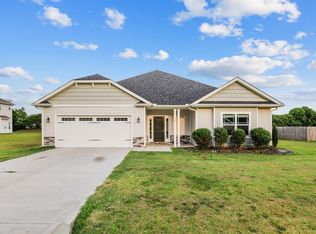 102 Glasgow Ln, La Grange, NC 28551