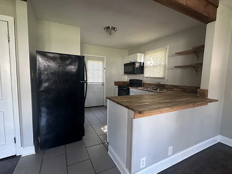 2730 Jefferson Ave — Photo 19