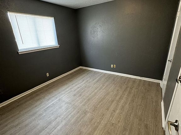 4th image of 424 N Gilmer St #2