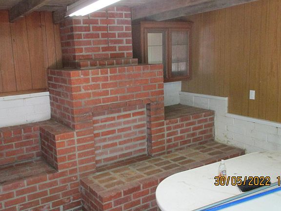 5th image of 3212 Laurel Ave