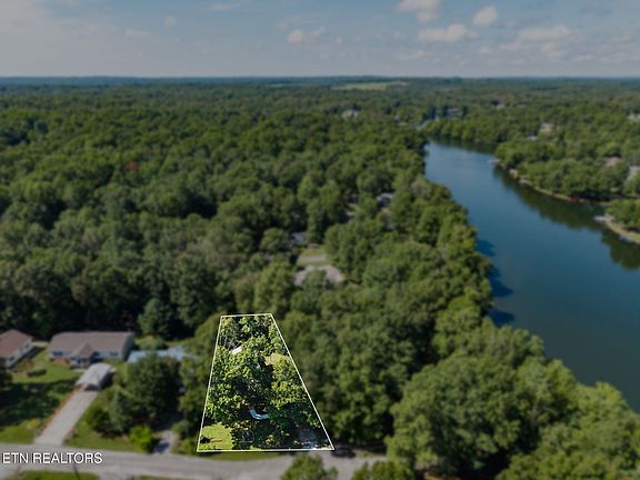 2nd image of 917 Nameoki Cir